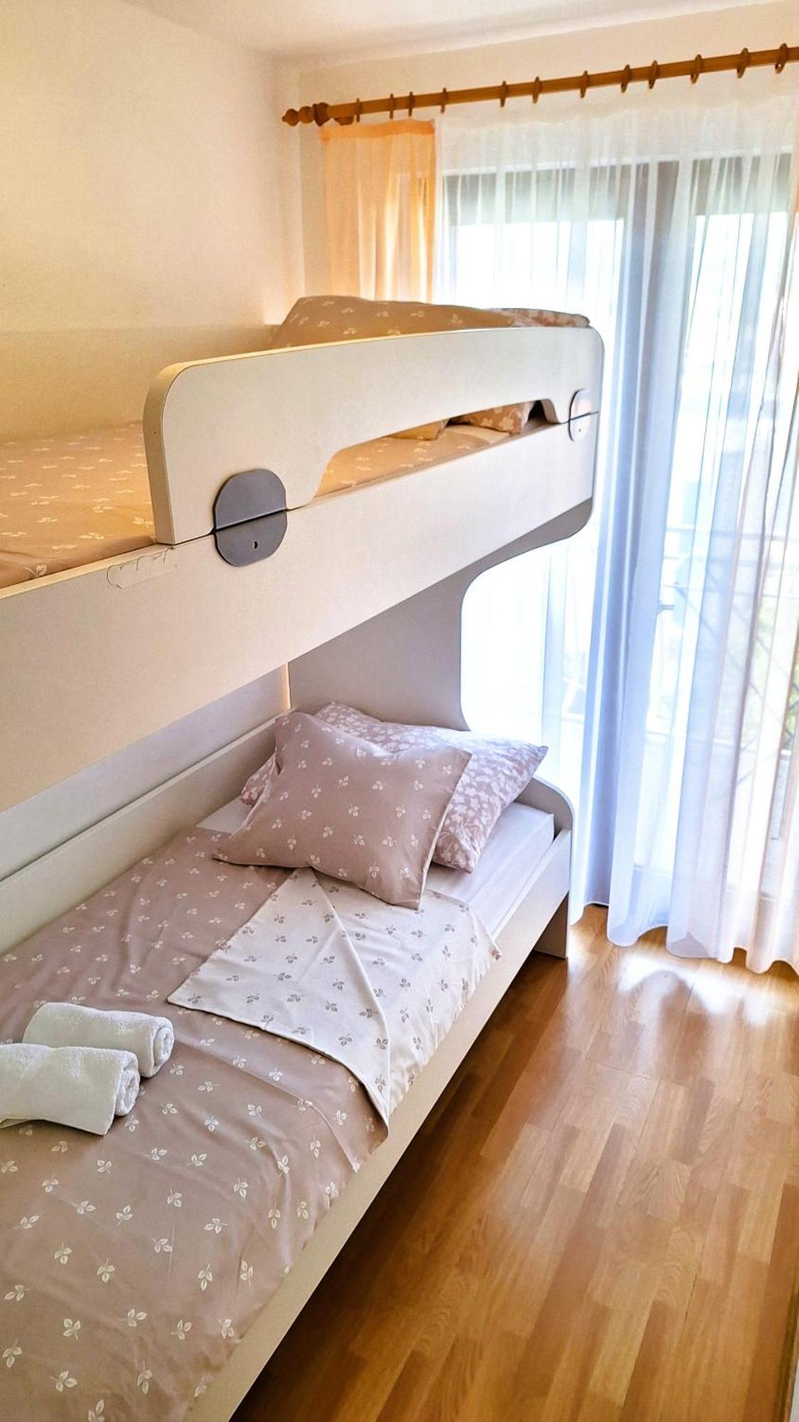 Apartmani I & J Seric Seget Vranjica Ngoại thất bức ảnh