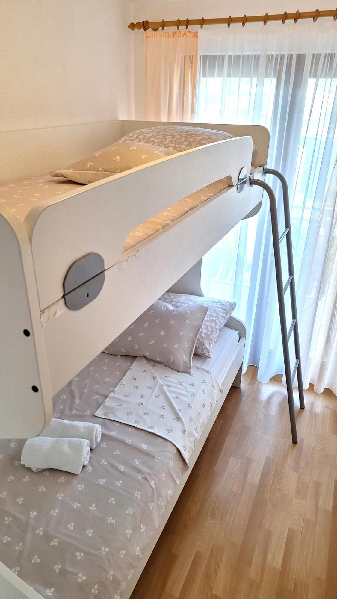 Apartmani I & J Seric Seget Vranjica Ngoại thất bức ảnh