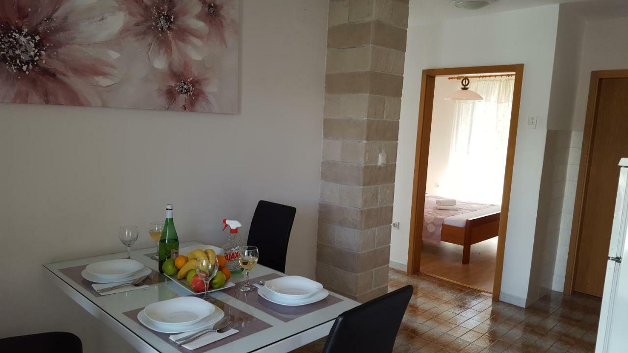 Apartmani I & J Seric Seget Vranjica Ngoại thất bức ảnh